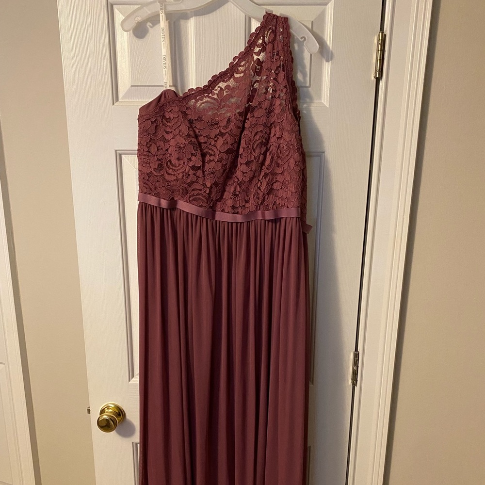 NWOT David’s Bridal Long One Shoulder Lace Bridesmaid Dress
